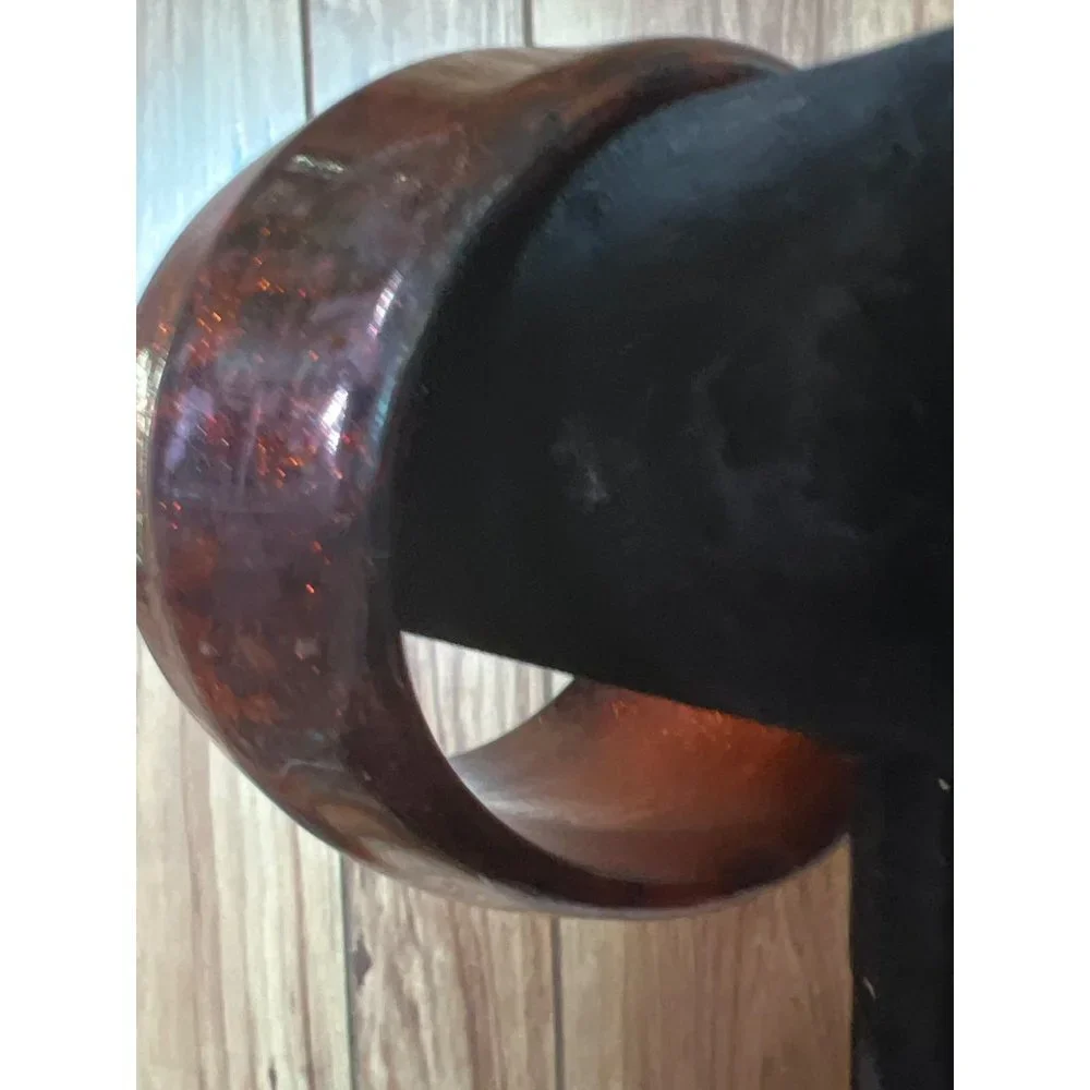 Unsigned this bangle